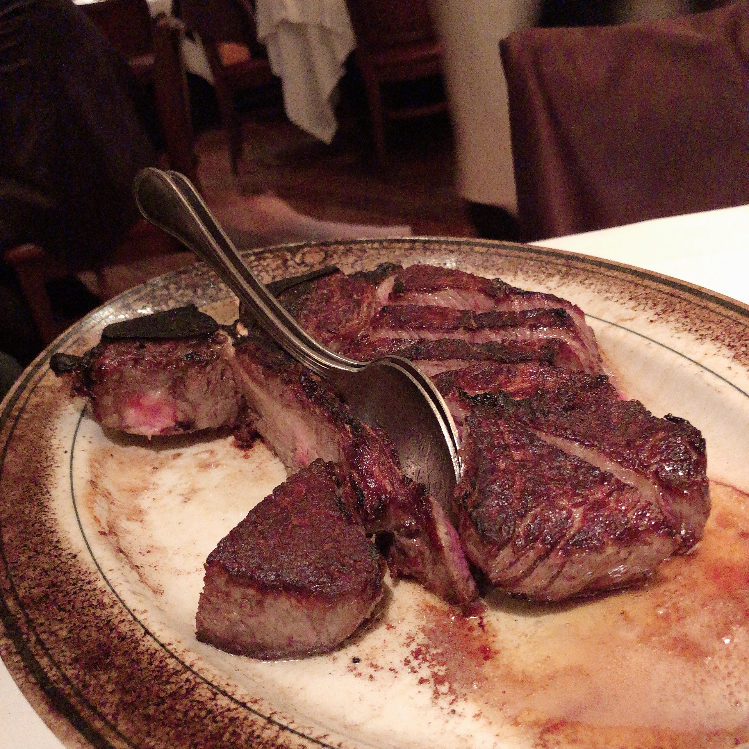 Tボーンステーキ