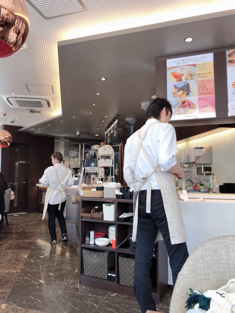 店内カウンター