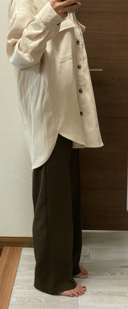 カットソーカラースラックス着画横